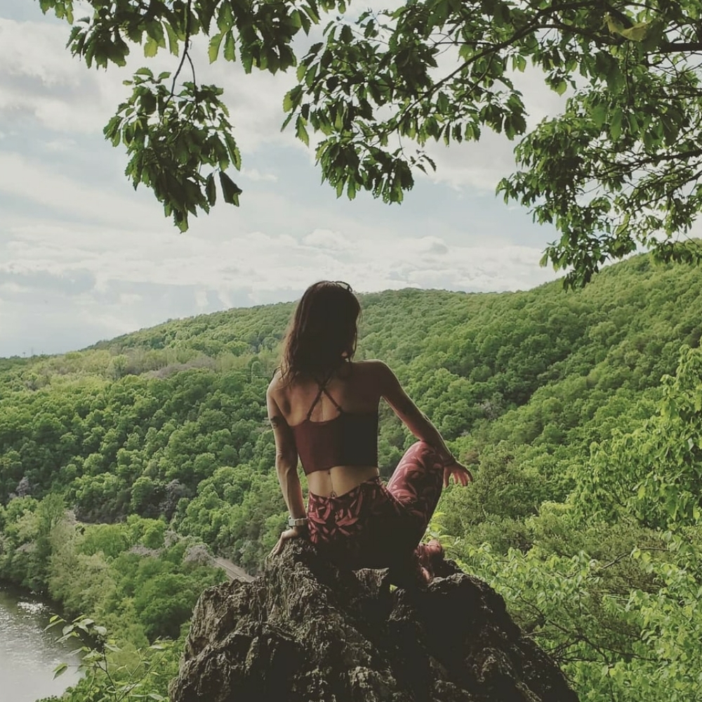 Barely worn or brand new clothing & accessories